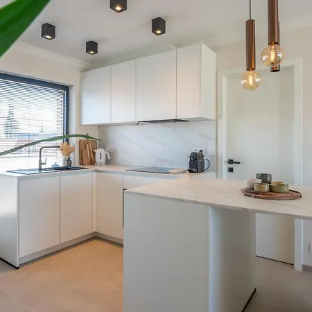 Cosy Couples' Retreat With 2 Terraces