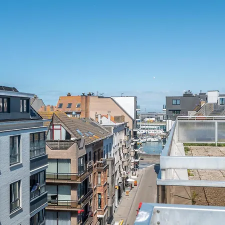 Cosy Couples' Retreat With 2 Terraces Apartment *